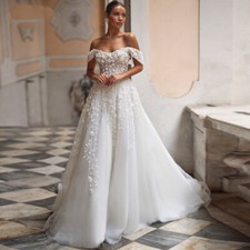 Elegant Wedding Dresses Lace Appliques Off Shoulder Backless Tulle Bridal Gowns