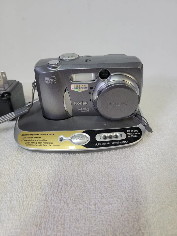 Kodak EasyShare DX4530 Digital Camera Tested Works with Docking Station  - Image 2 of 4