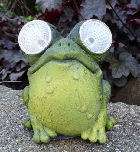 Brand New LED Solar Powered Light Frog