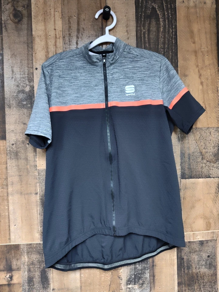 Camiseta Sportful Cycling – Masculina Extra Grande – Cinza/Preto – Zíper Completo Manga Curta - Imagem 3 de 4