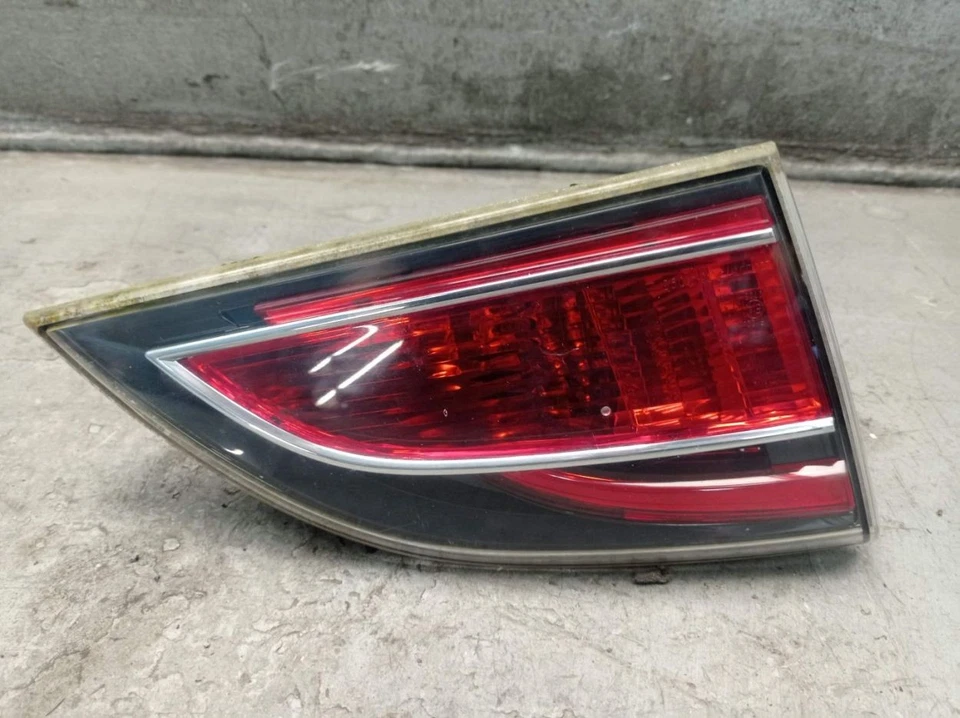 Luz Trasera Interior Izquierda Para MAZDA 6 KOMBI (GH) 1.8 MZR GS2A-513F0 - Imagen 2 de 4