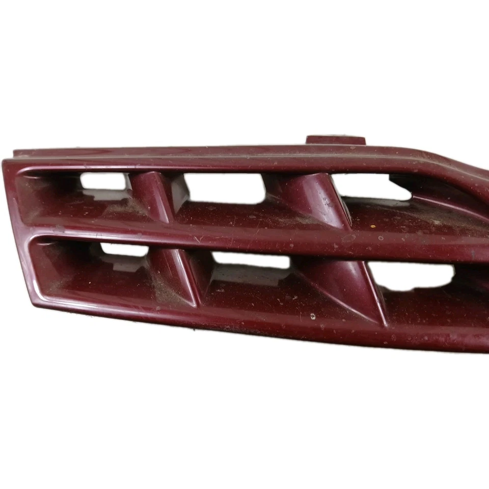 Ford Falcon 2001 AU Ute S1 Front Grille Plastic Color Red Upper Grill Cracked - image 2 of 4
