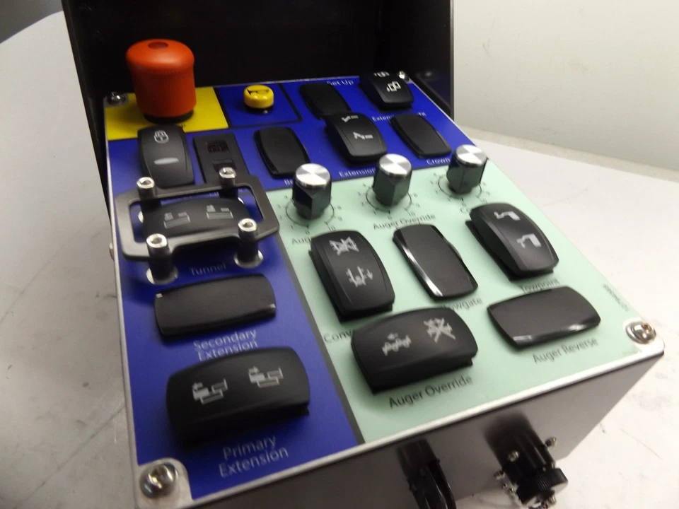 VOLVO ULTIMAT 200 CONTROL BOX NEW IN BOX OEM VOE 12799281 12793132 - Image 2 of 4