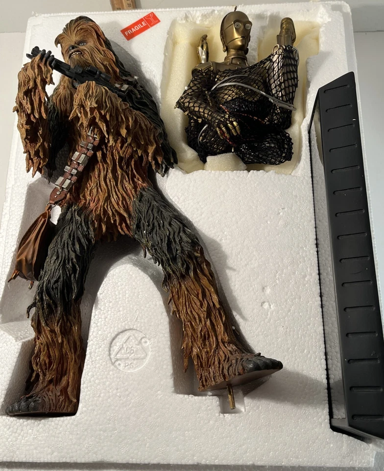 Estátua Gentle Giant Star Wars Empire Strikes Back CHEWBACCA 3PO 1780/3000 - Imagem 2 de 4