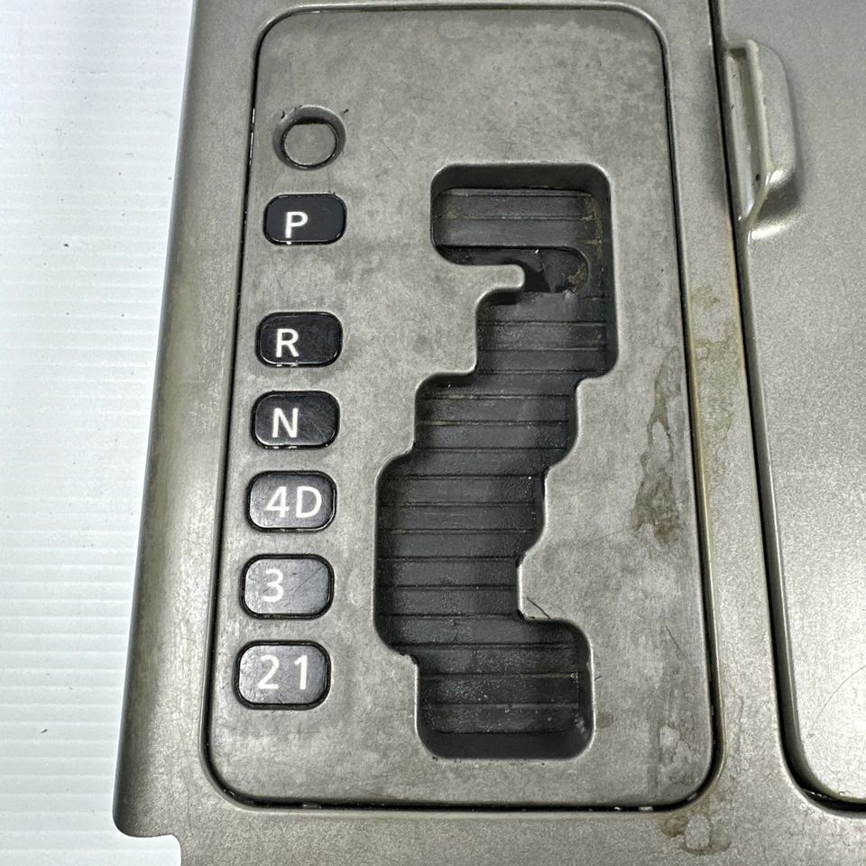 Nissan Titan Armada 2004-2007 consola central portavasos palanca de cambios bisel Foto 3 de 4