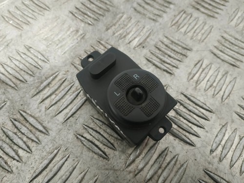 KIA CARNIVAL II GQ Spiegeleinstellschalter 621W04410 2.90 Diesel 106kw 14717292