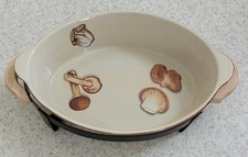 Neue Keramik-Auflaufform mit Metallständer  ...