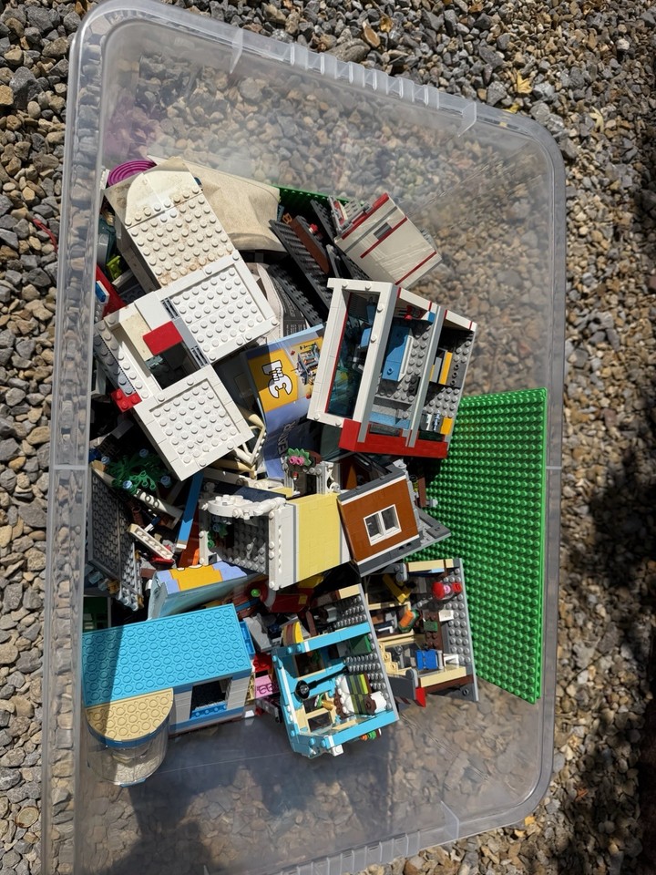 LEGO Bulk Mixed Bricks, Pieces & Parts Job Lot in Plastic Storage Box ...