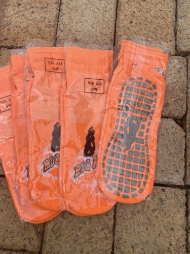 Big Air Non-Slip Bottom Grip Trampoline Socks (LOT Of 5) Kids Medium Large Jump - Picture 2 of 3