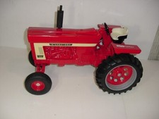 1/8 International 1066 Wide Front Tractor NIB! 100 Years Farmall Ed USA MADE!