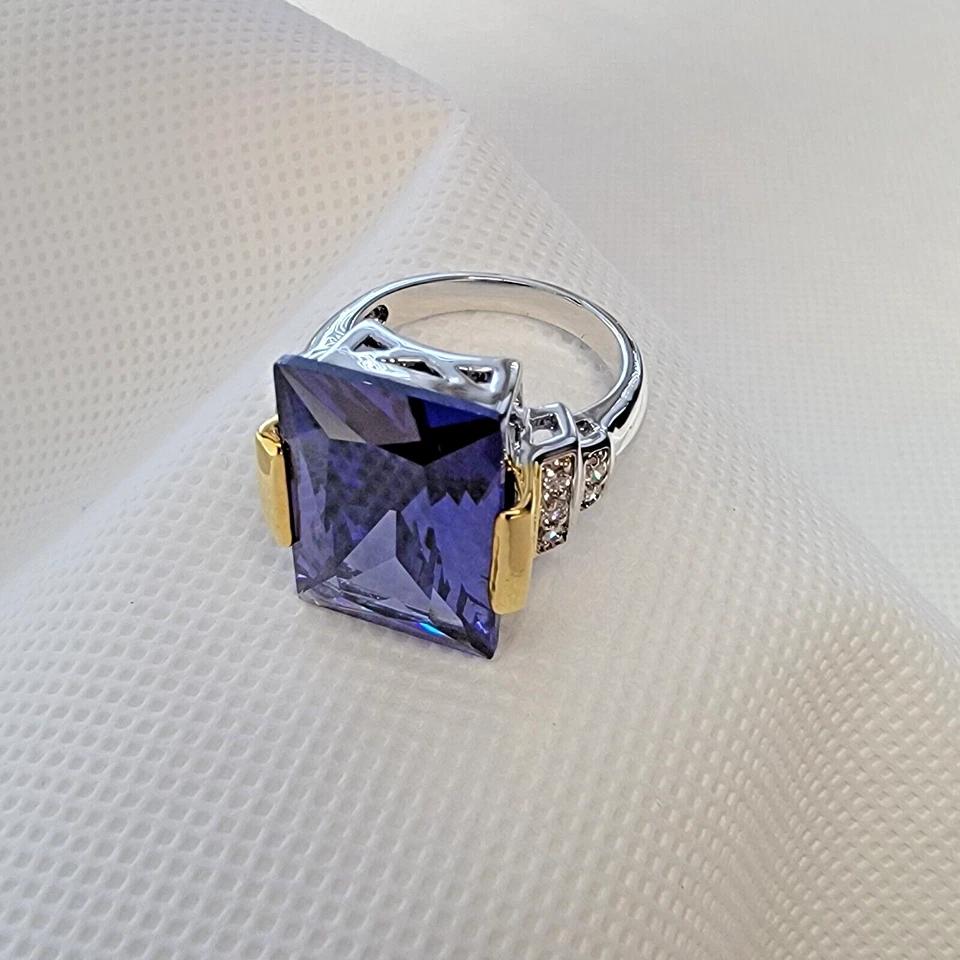 Anillo de tanzanita talla esmeralda 7 con detalles de oro y diamantes simulados acero inoxidable Foto 2 de 4