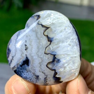 39G  Natural black striped agate crystal heart-shaped quartz healing