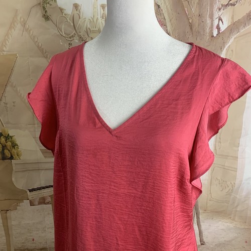 NEW Cabi Women’s Silk Bright Rose Top Size Small - Picture 2 of 9