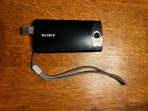 Sony Bloggie Touch Mobile HD Snap Camera MHS-TS20 8GB 1080p HD Camcorder Black - Picture 3 of 4