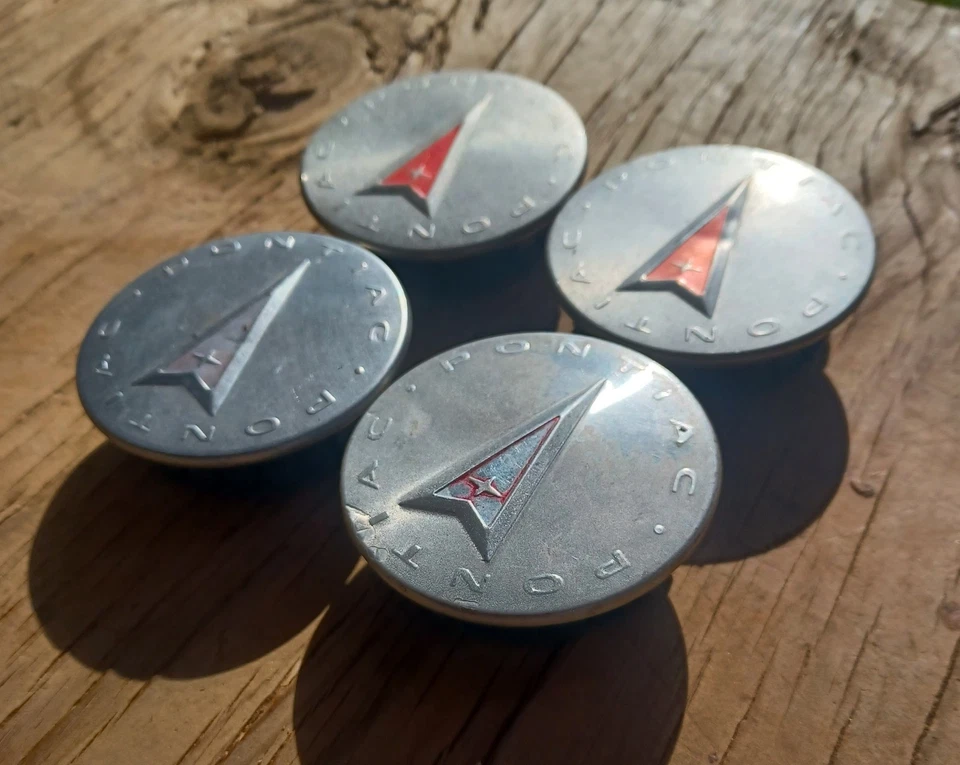 Pontiac Bonneville Grand Prix Vibe G5 Juego de 4 tapas centrales, 1999-2011, 9593169 C1 Foto 2 de 3