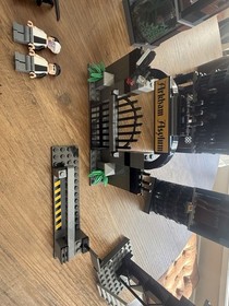 Lego Batman Lot set 7785 Arkham Asylum Complete, Extras From 7781 7783