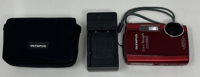 Olympus Stylus Tough 3000 12MP Digital Camera 2GB SD Case Charger & Battery