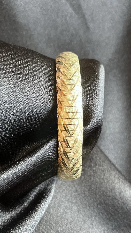 Brazalete Omega Vintage Oro Amarillo 14K Grabado Italiano 7 Pulgadas 18 gramos, ~10mm con Foto 2 de 4