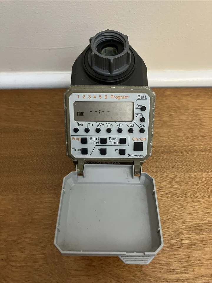 Gardena Water Computer 2030 Programmable Watering System Powers On Untested - Image 2 of 4