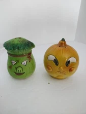Vtg LIPPER & MANN Anthropomorphic SALT & PEPPER SHAKERS Onion Celery Funny Face