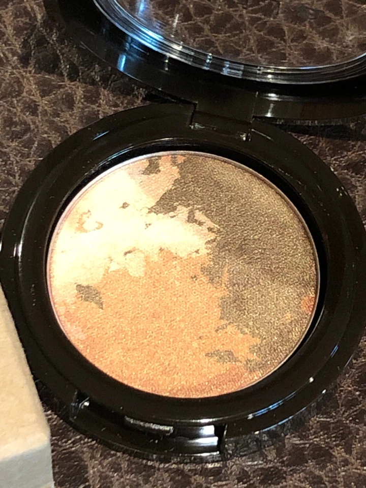 Stila Countless Color Pigment Eyeshadow  Groupie - Image 2 of 2