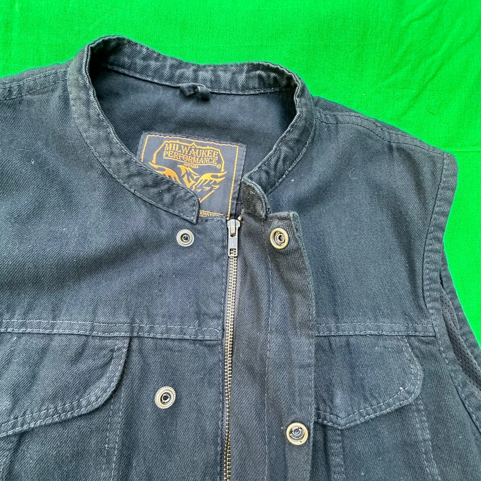 Milwaukee Performance Men's Black Vest Size XL. - Image 4 of 4