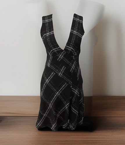 Ladies NANETTE LEPORE Pebbly Wool Blend Lined Dress. Size 0 (6AUS). GUC