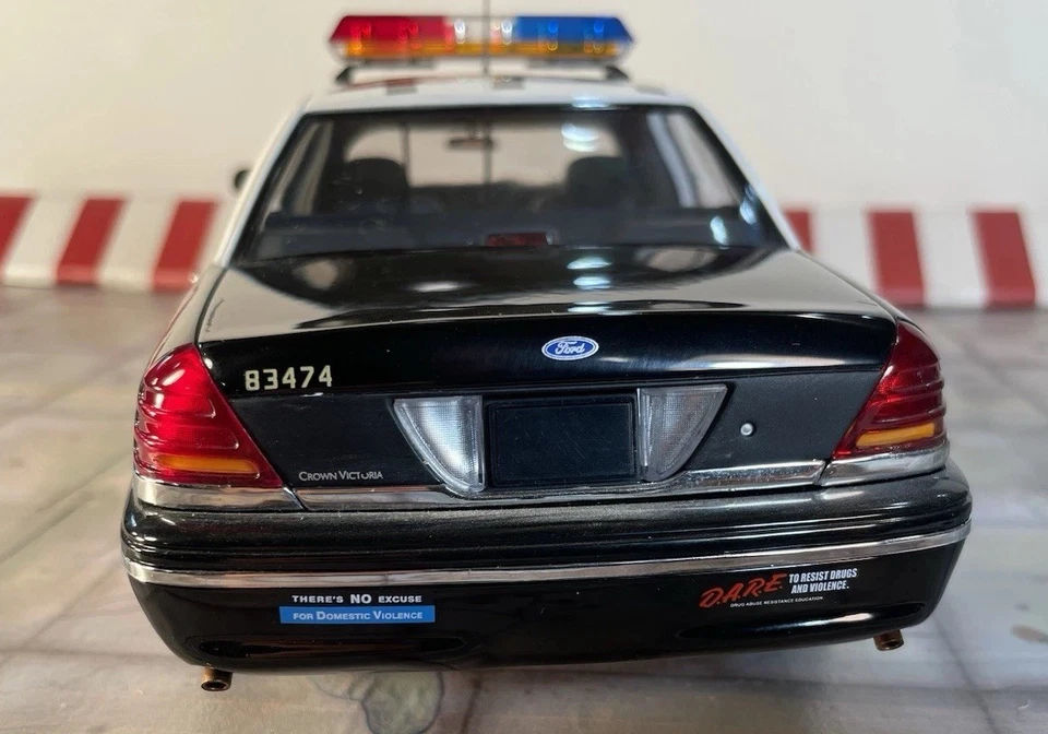 Rare 1/18 AUTOArt LAPD Ford Crown Victoria Minor Blemishes Original Owner *READ* - Image 4 of 4