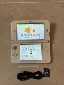 Nintendo 3DS XL LL White Handheld With Charger And Stylus Very Good