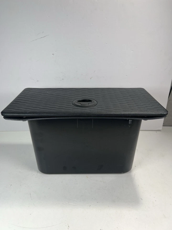 Contenedor cubby 2500 OEM 2013-2018 RAM 1500 piso trasero compartimento contenedor de almacenamiento Foto 2 de 4