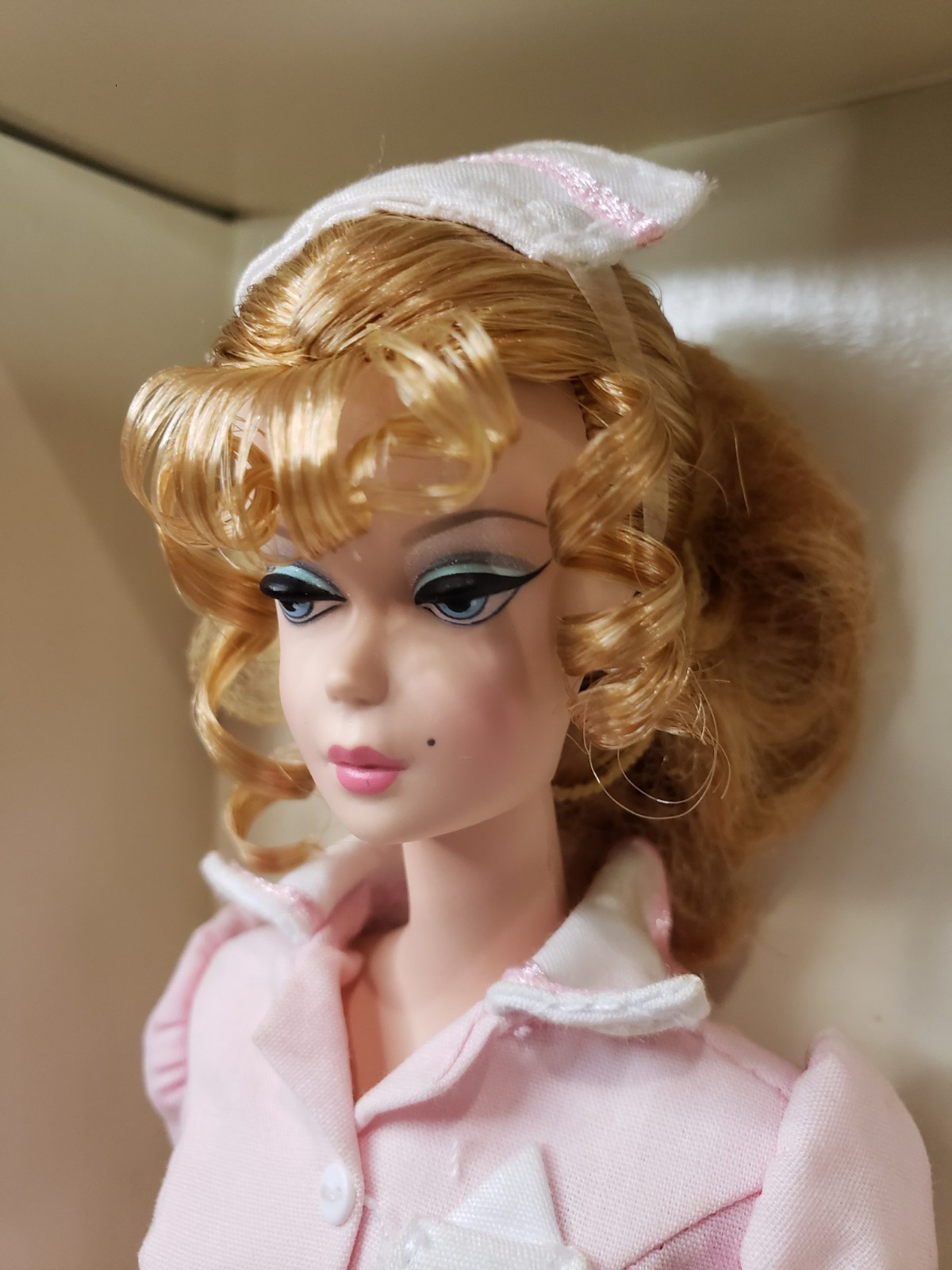 Кукла Barbie the Waitress Strawberry Blonde Silkstone Doll 2005 Mattel J8763 — фото 5