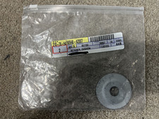GENUINE TOYOTA SEQUOIA TUNDRA FRONT UPPER CONTROL CUSHION RETAINER 90948-A2007