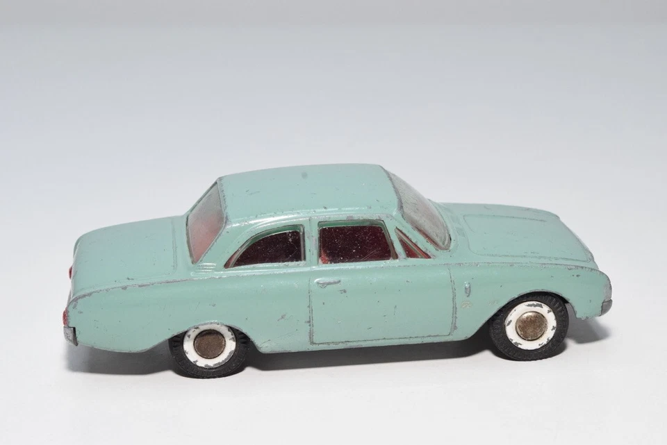 B22 1:43 TEKNO DINAMARCA 826 FORD TAUNUS 17M 17 M VERDE EXC. COND. Foto 4 de 4