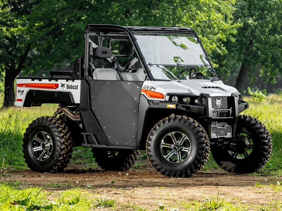 Стандартное откидное ветровое стекло SuperATV Bobcat UV34 — прозрачное - Изображение 3 из 4