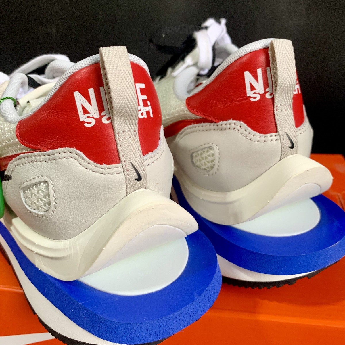Nike VaporWaffle Sacai Sport Fuchsia Game Royal Mens SZ 13 Nike VaporWaffle Sacai Sport Fuchsia Game Royal Mens SZ 13