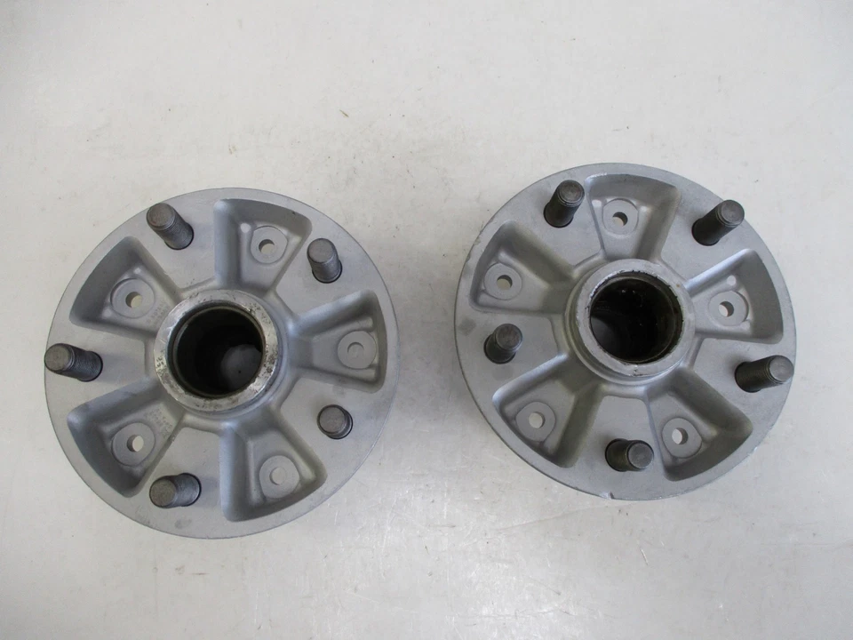 BUEN PAR de bujes de rueda delantera Porsche 356C/SC/911/912 1964-1968 USADOS 32 MM ESPACIADO Foto 2 de 4