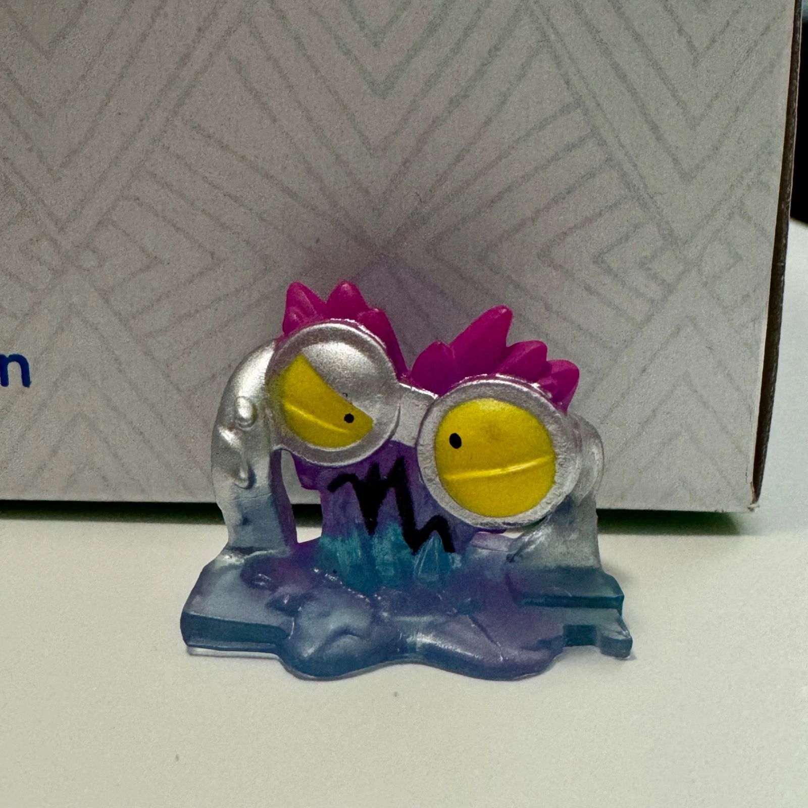 Atomic- Goblin Goggles (RARE,metallic,translucent)