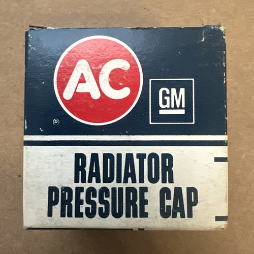 Tapa de radiador vintage AC RC-27 NUEVO DE STOCK con junta de fibra OEM AC-RC-27 GM #6410427 RC27 - Imagen 5 de 20