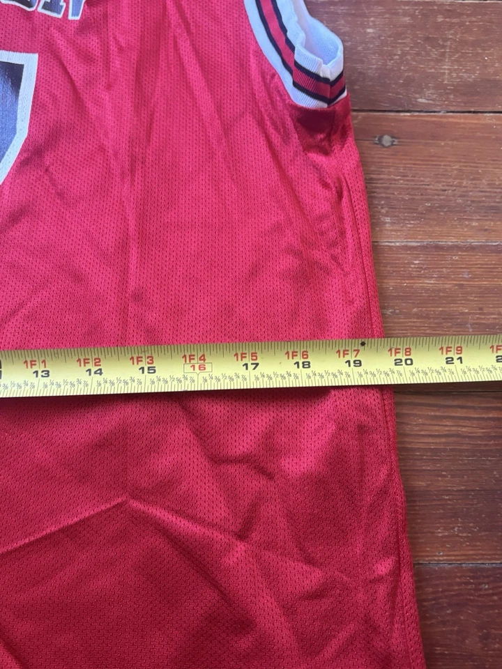 Adidas Chicago Bulls Ben Gordon #7 Jersey Size Medium - Image 4 of 4