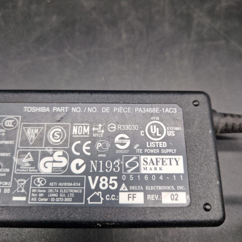 Cargador PSU Adaptador Original Toshiba ADP-75SB BB / PA3468E-1AC3 19V 3.95A AC/DC Foto 4 de 4