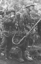 WW2 Picture Photo 2 German soldier with cammo uniform and Flammenwerfer  3848