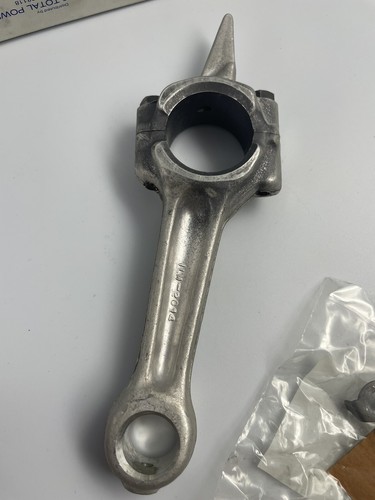 Wisconsin OEM DA83AS1 Connecting Rod Assy - NOS - Picture 3 of 5