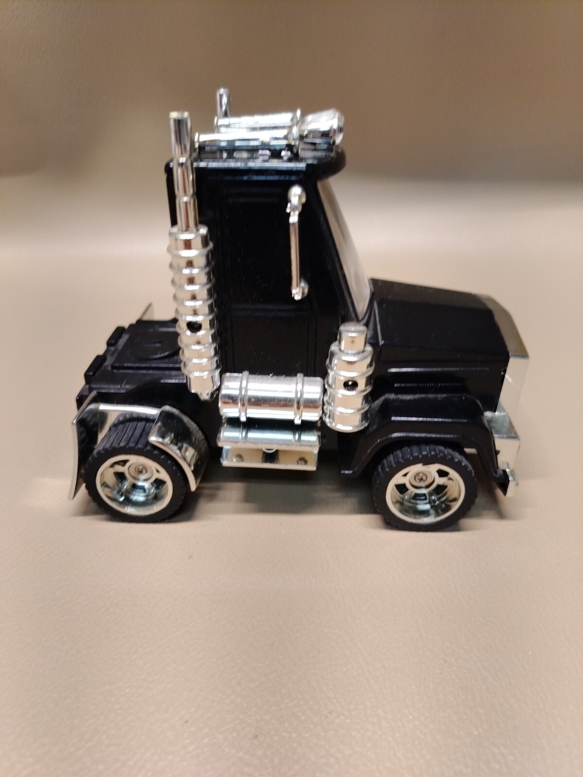 Picture 4 of 8