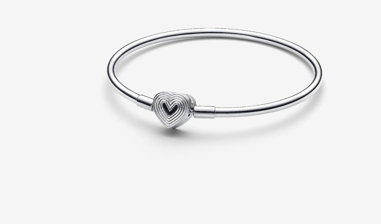 PANDORA Radiating Heart Clasp Sterling Silver Bangle 925