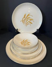 Homer Laughlin Vintage "Golden Wheat" 8 Pc Set for 2, Plates Bowls 22K Gold Trim