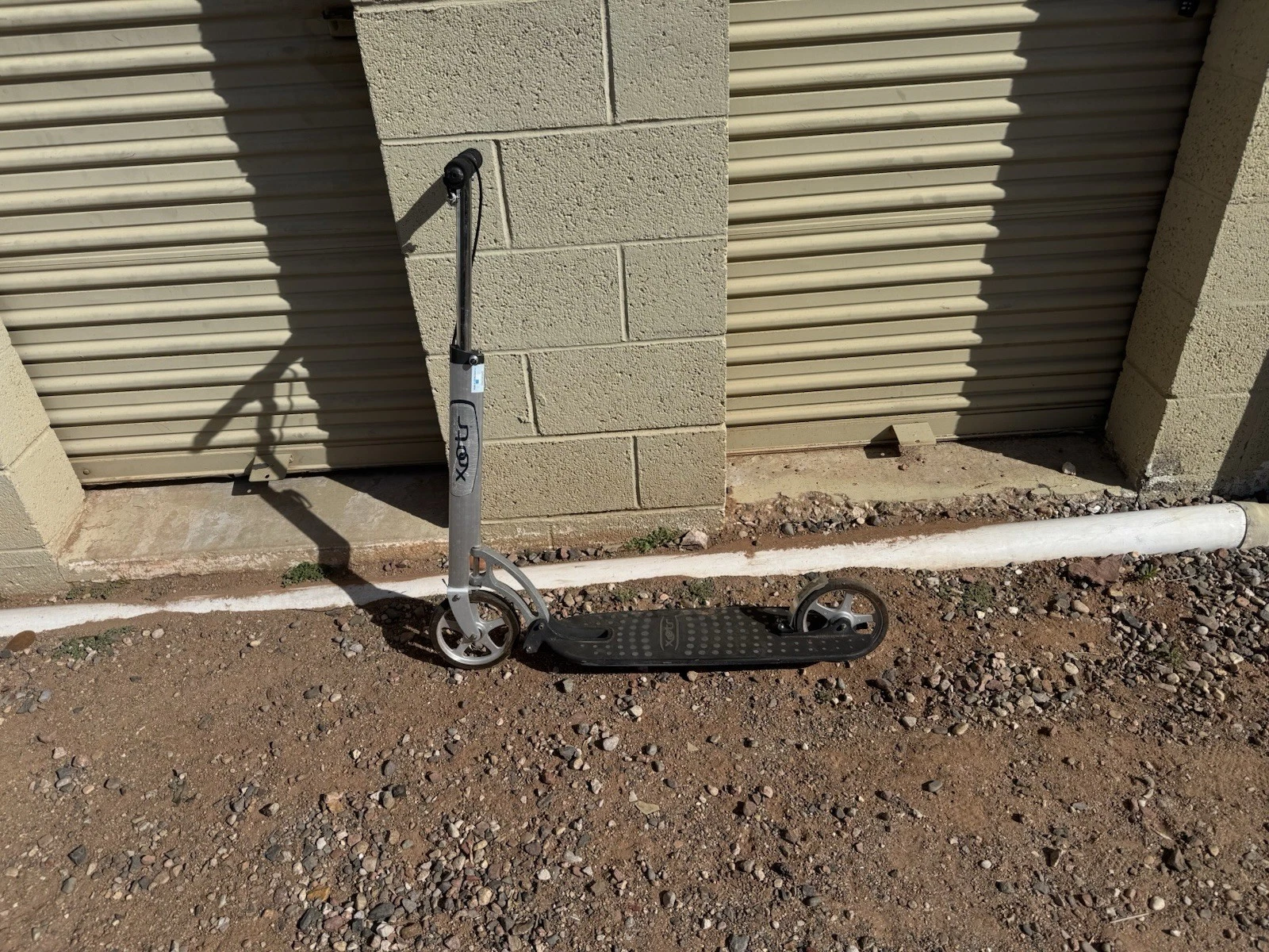 Xootr ( scooter ) - No Reserve - USA seller Arizona - Silver & Black - USA made!