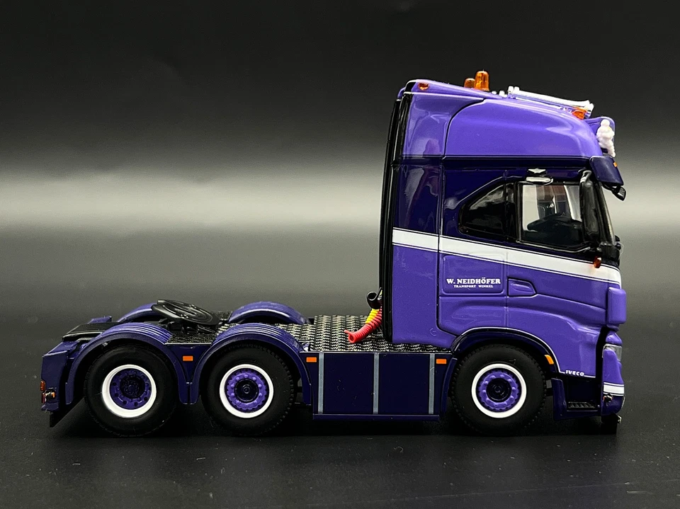 Camiones Iveco S-way AS high 6x2 "W. Neidhofer Transport" WSI modelos escala 1:50 Foto 4 de 4