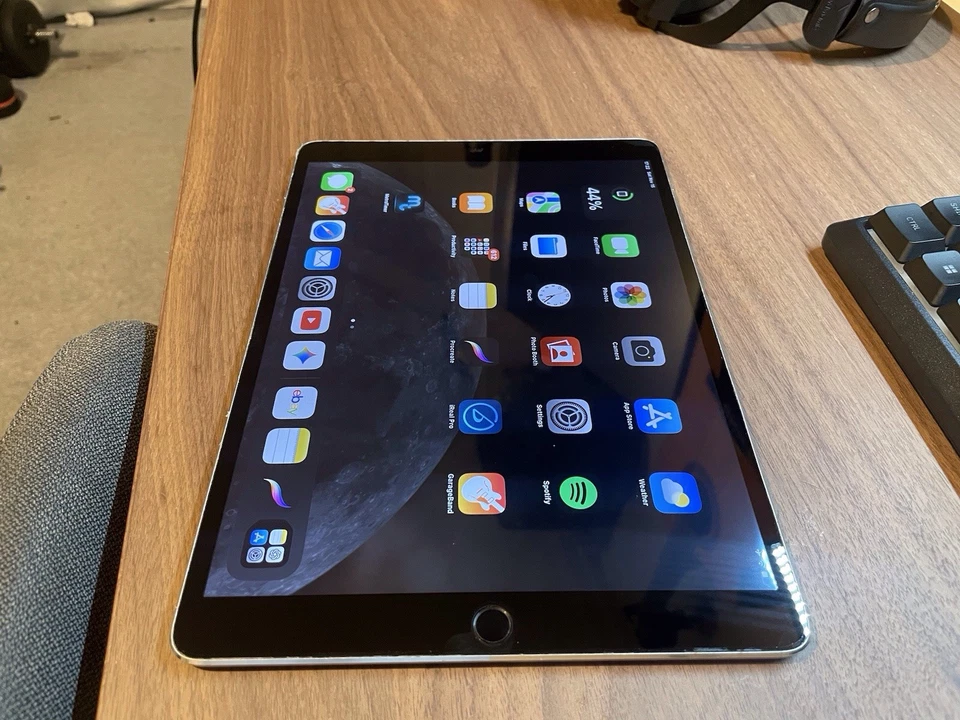 Apple iPad Pro (2017) 64GB, Wi-Fi, 10.5in - Space Grey - iOS 17. - Image 2 of 4