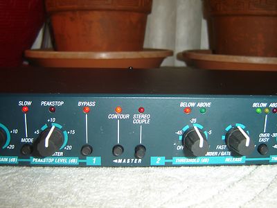 DBX 166A, 2 Channel Compressor Limiter Expander Gate