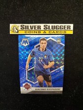 2021-22 Giacomo Raspadori Panini Mosaic FIFA Road to World Cup Blue Prizm /99 RC